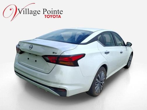 Pearl White Tricoat 2024 Nissan Altima 2.5 SV