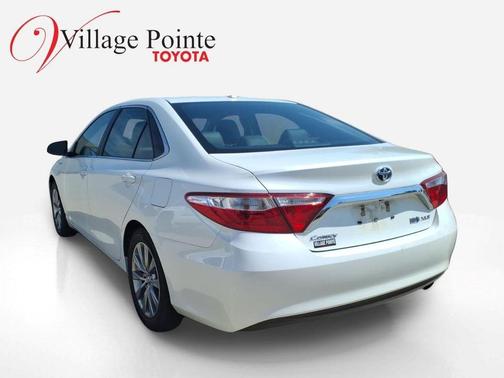 Blizzard Pearl 2016 Toyota Camry Hybrid XLE