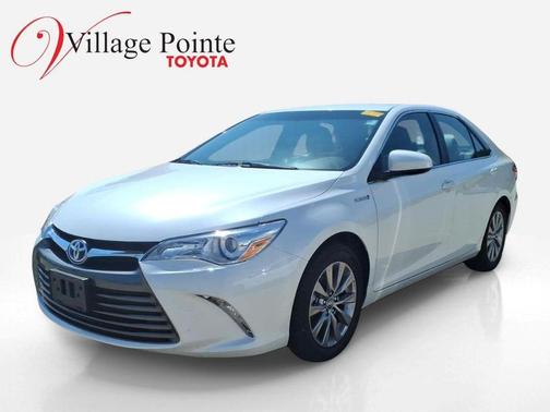 Blizzard Pearl 2016 Toyota Camry Hybrid XLE