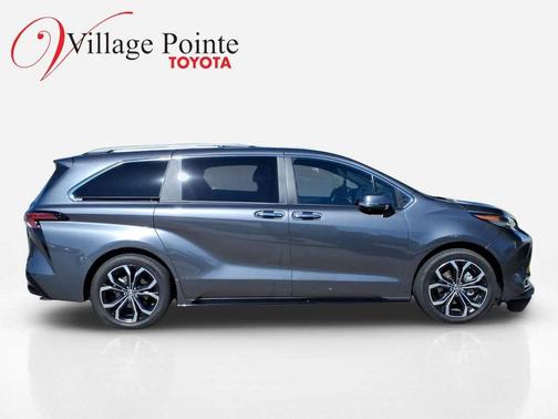 Magnetic Gray Metallic 2025 Toyota Sienna Platinum