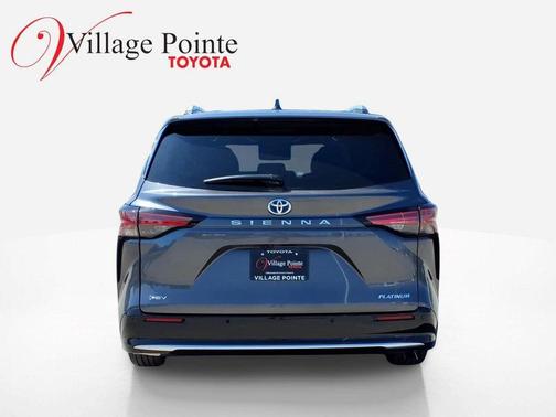 Magnetic Gray Metallic 2025 Toyota Sienna Platinum