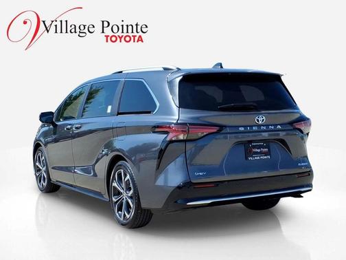 Magnetic Gray Metallic 2025 Toyota Sienna Platinum