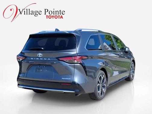 Magnetic Gray Metallic 2025 Toyota Sienna Platinum