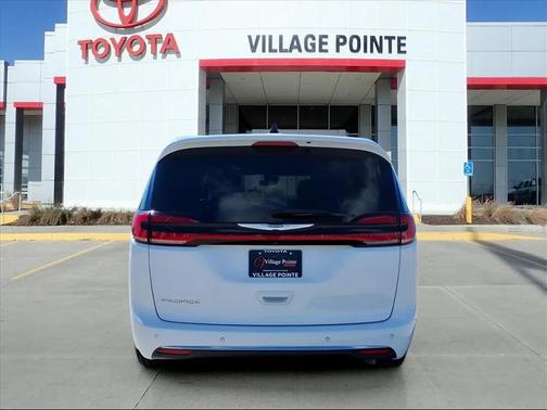 2023 Chrysler Pacifica Touring