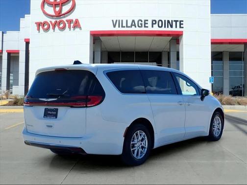 2023 Chrysler Pacifica Touring