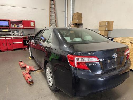 2012 Toyota Camry Hybrid LE
