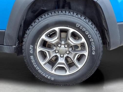 Hydro Blue Pearlcoat 2020 Jeep Cherokee Trailhawk