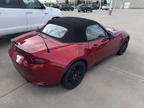 Soul Red Metallic 2016 Mazda MX-5 Miata Club