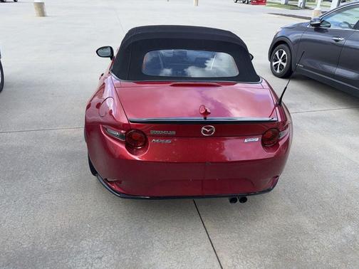 Soul Red Metallic 2016 Mazda MX-5 Miata Club