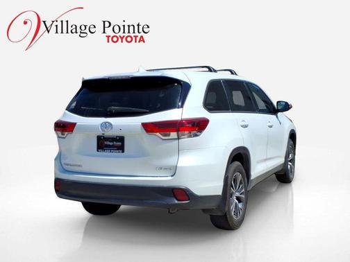 Blizzard Pearl 2019 Toyota Highlander LE Plus
