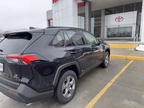 2025 Toyota RAV4 Hybrid LE