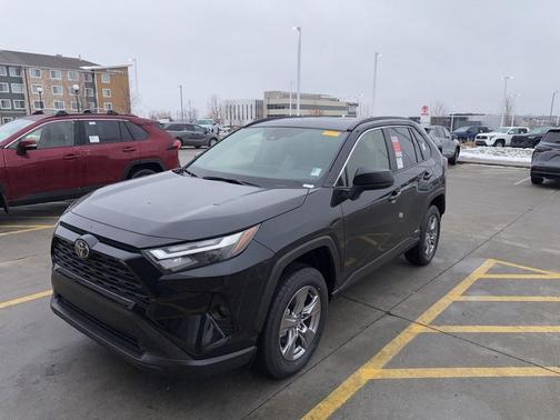 2025 Toyota RAV4 Hybrid LE