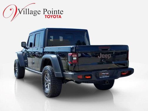 Black Clearcoat 2025 Jeep Gladiator Mojave 4x4