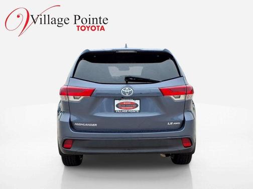 Shoreline Mist 2018 Toyota Highlander LE Plus