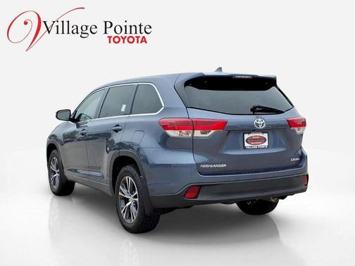 Shoreline Mist 2018 Toyota Highlander LE Plus