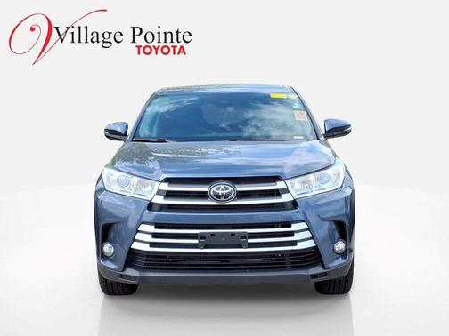 Shoreline Mist 2018 Toyota Highlander LE Plus