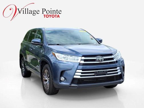 Shoreline Mist 2018 Toyota Highlander LE Plus