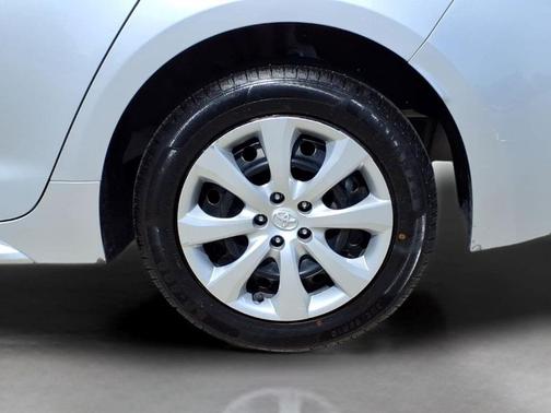 Classic Silver Metallic 2024 Toyota Corolla LE