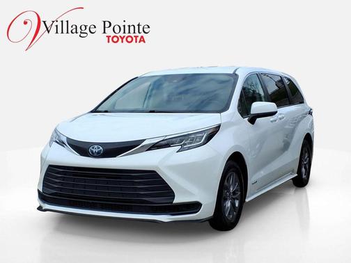 2021 Toyota Sienna LE