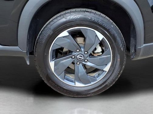 Super Black 2024 Nissan Rogue SV