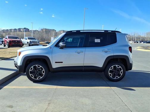 2016 Jeep Renegade Trailhawk
