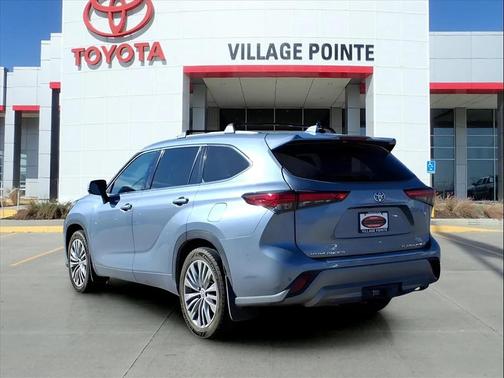 2022 Toyota Highlander Platinum
