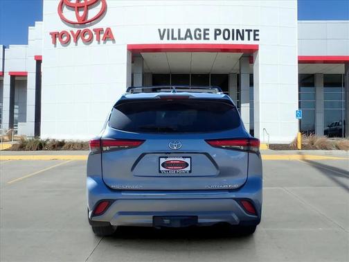 2022 Toyota Highlander Platinum