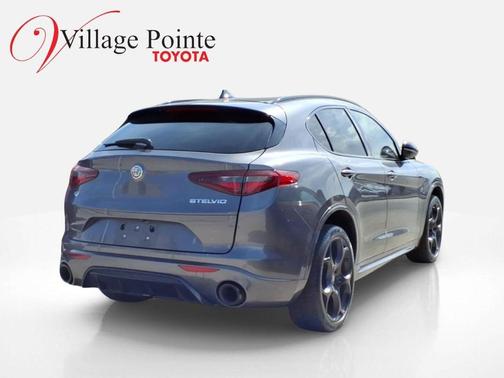 Vesuvio Gray Metallic 2022 Alfa Romeo Stelvio Ti