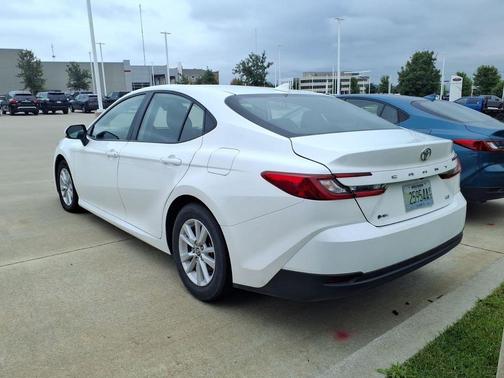 Ice Cap 2025 Toyota Camry LE