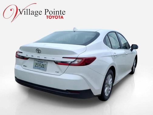 Ice Cap 2025 Toyota Camry LE