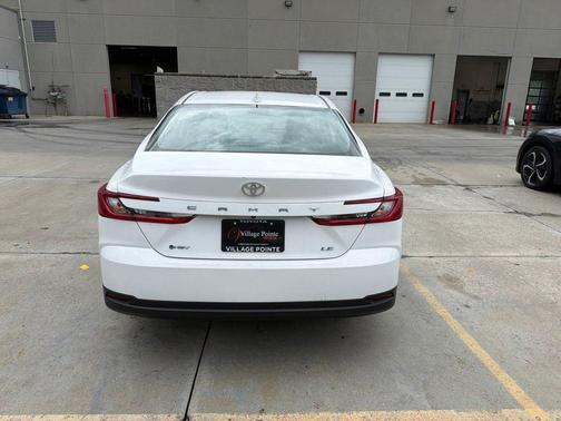 Ice Cap 2025 Toyota Camry LE