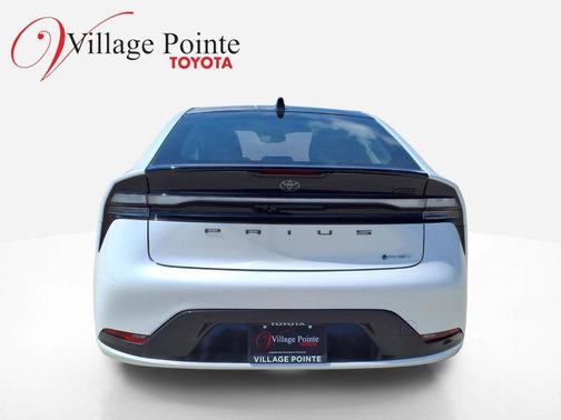 Wind Chill Pearl 2026 Toyota Prius Plug-In Hybrid XSE Premium