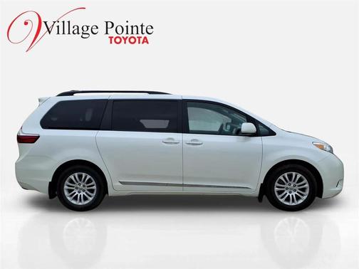 2016 Toyota Sienna XLE