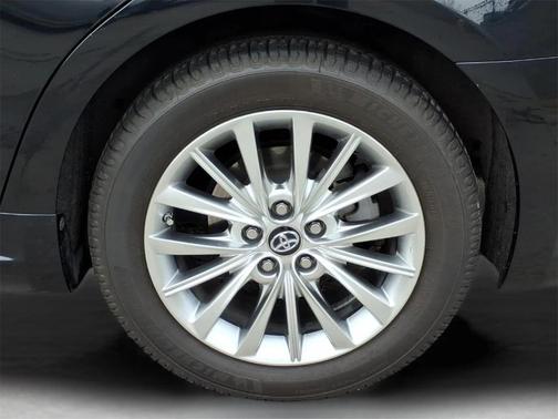 2018 Toyota Avalon Hybrid Limited