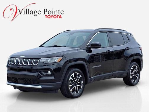 Diamond Black Crystal Pearlcoat 2022 Jeep Compass Limited
