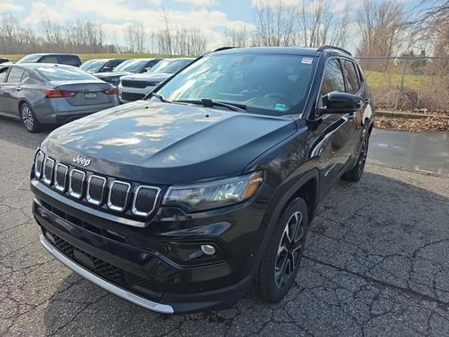 Diamond Black Crystal Pearlcoat 2022 Jeep Compass Limited
