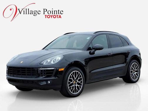 Black 2018 Porsche Macan Macan