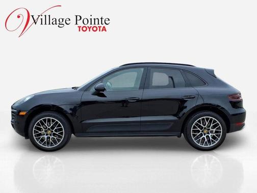 Black 2018 Porsche Macan Macan
