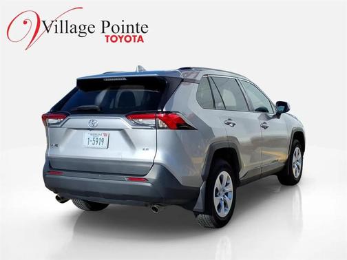 2020 Toyota RAV4 LE