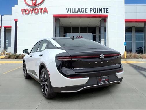 2025 Toyota Crown Platinum