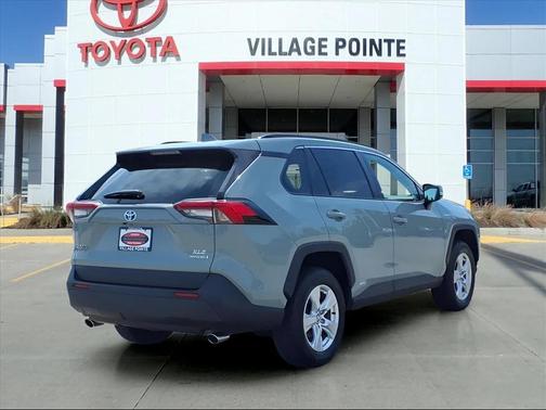 2021 Toyota RAV4 Hybrid XLE