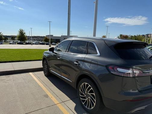 2020 Lincoln Nautilus Reserve