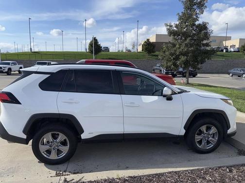 2024 Toyota RAV4 Hybrid LE