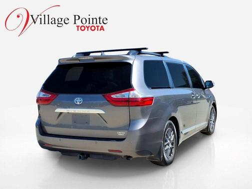 Predawn Gray Mica 2017 Toyota Sienna Limited Premium