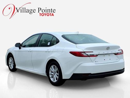 Ice 2025 Toyota Camry LE