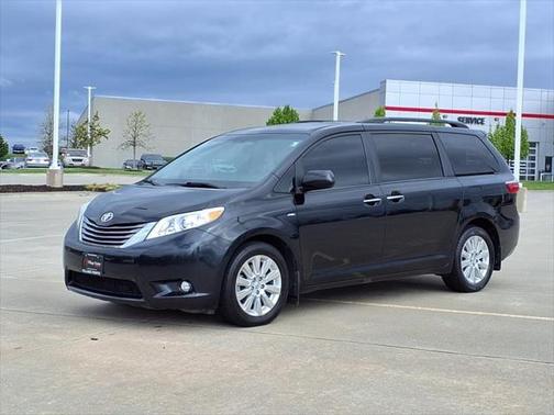 2016 Toyota Sienna XLE Premium
