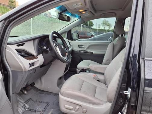 2016 Toyota Sienna XLE Premium
