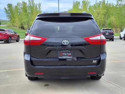 2016 Toyota Sienna XLE Premium