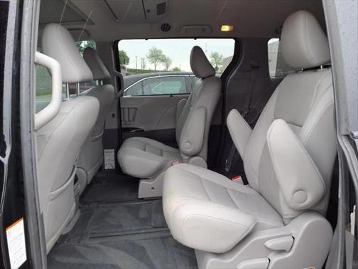 2016 Toyota Sienna XLE Premium