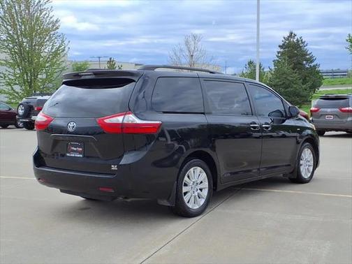 2016 Toyota Sienna XLE Premium